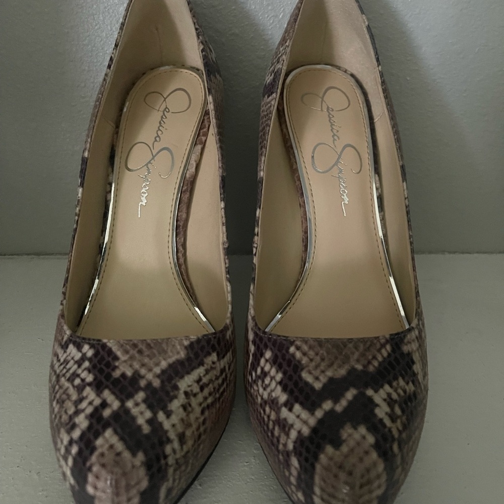 Jessica Simpson pumps - Picture 3 of 4